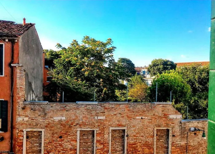 1749 Venicemar Διαμέρισμα